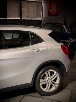 
										Mercedes-Benz GLA 200d full									