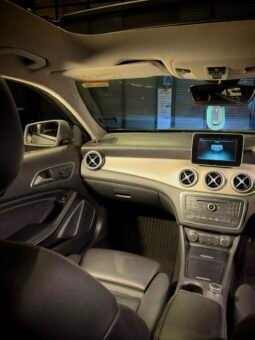 
										Mercedes-Benz GLA 200d full									