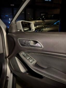 
										Mercedes-Benz GLA 200d full									