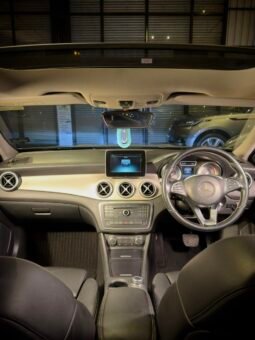 
										Mercedes-Benz GLA 200d full									