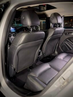 
										Mercedes-Benz GLA 200d full									