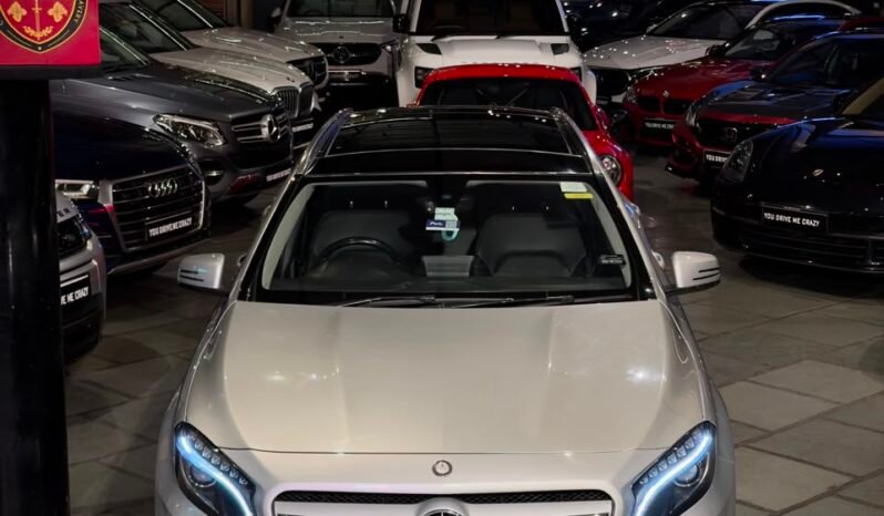 
								Mercedes-Benz GLA 200d full									