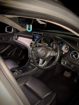 
										Mercedes-Benz GLA 200d full									