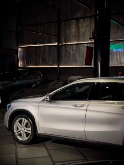 
										Mercedes-Benz GLA 200d full									