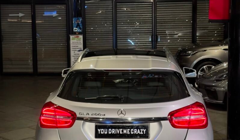 
								Mercedes-Benz GLA 200d full									