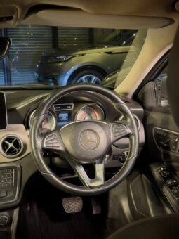 
										Mercedes-Benz GLA 200d full									