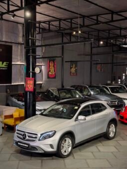
										Mercedes-Benz GLA 200d full									