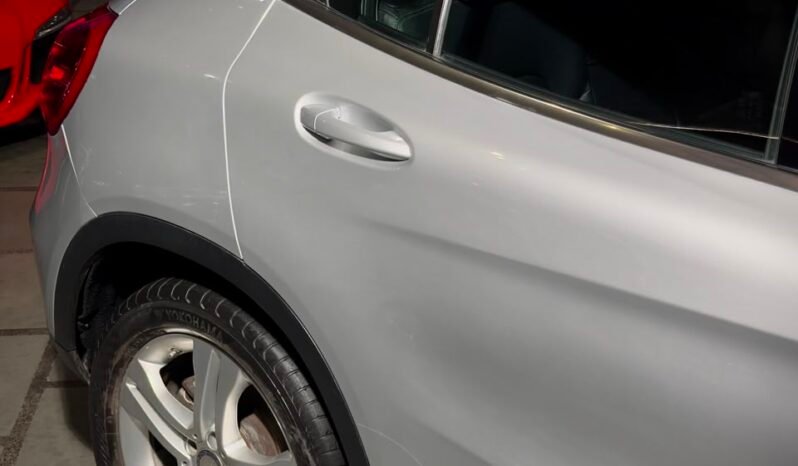
								Mercedes-Benz GLA 200d full									