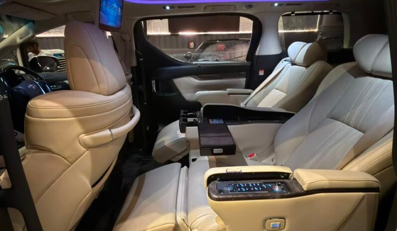 
								2022 Toyota Vellfire Executive Lounge full									