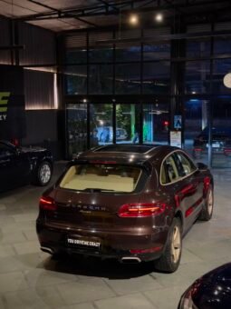 
										2017 Porsche Macan R4 Petrol full									