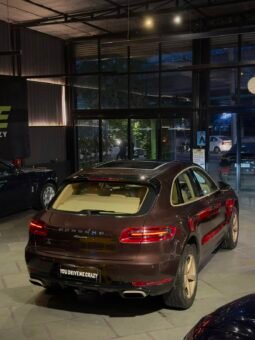 
										2017 Porsche Macan R4 Petrol full									