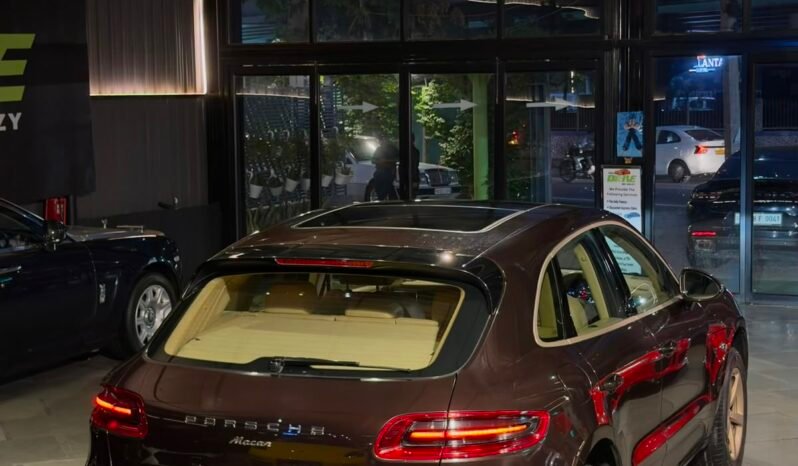 
								2017 Porsche Macan R4 Petrol full									