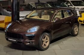 2017 Porsche Macan R4 Petrol