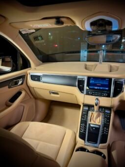 
										2017 Porsche Macan R4 Petrol full									