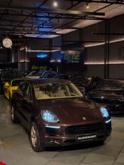 
										2017 Porsche Macan R4 Petrol full									