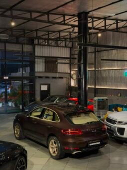 
										2017 Porsche Macan R4 Petrol full									