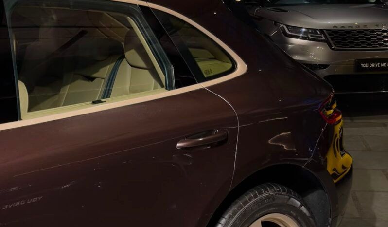 
								2017 Porsche Macan R4 Petrol full									
