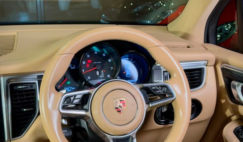 
								2017 Porsche Macan R4 Petrol full									