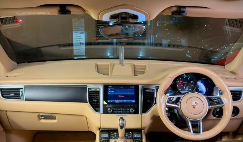 
								2017 Porsche Macan R4 Petrol full									