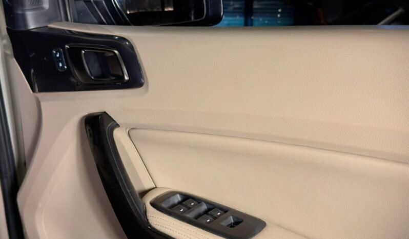 
								2024 Ford Endeavour Titanium 2.0 AT full									