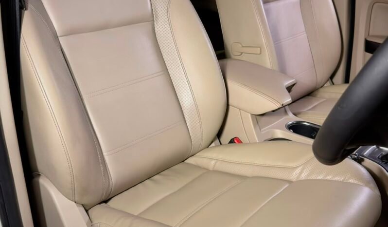 
								2024 Ford Endeavour Titanium 2.0 AT full									