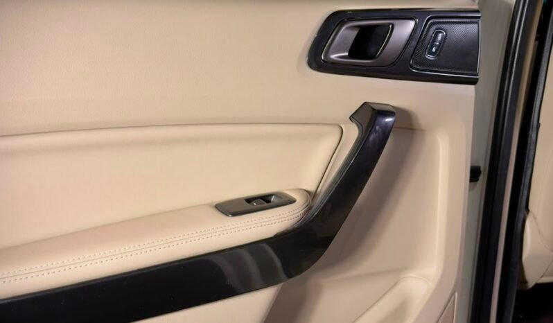 
								2024 Ford Endeavour Titanium 2.0 AT full									