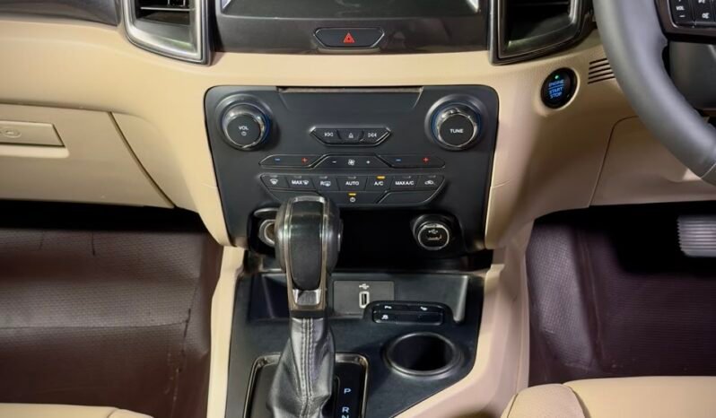 
								2024 Ford Endeavour Titanium 2.0 AT full									