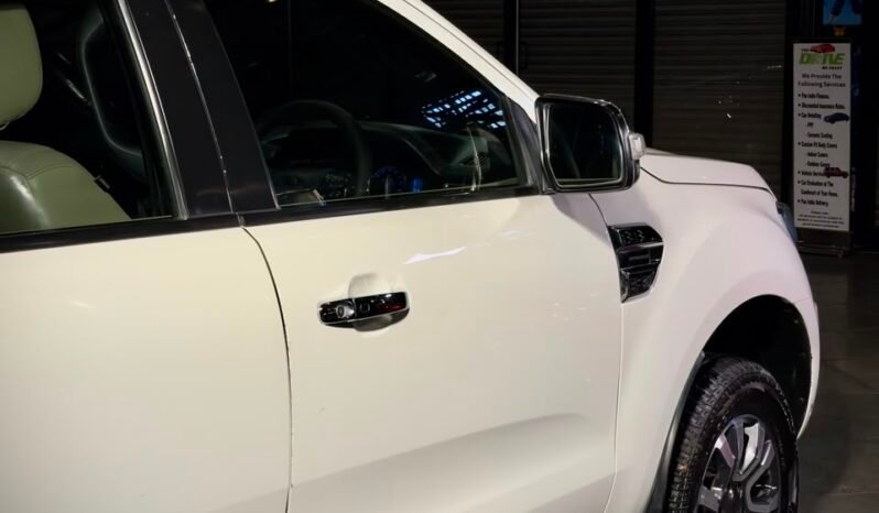 
								2024 Ford Endeavour Titanium 2.0 AT full									