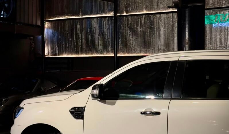 
								2024 Ford Endeavour Titanium 2.0 AT full									
