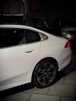 
										2026 BMW 530Li M Sport full									