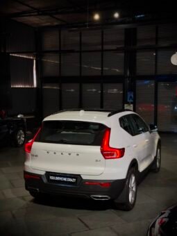 
										2022 Volvo XC40 B4 Petrol full									