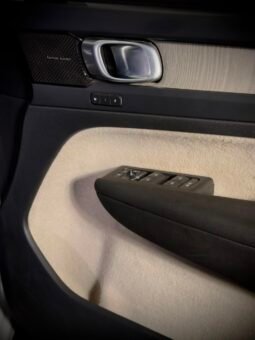 
										2022 Volvo XC40 B4 Petrol full									