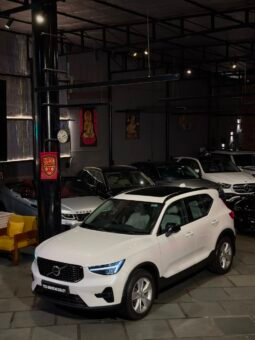 
										2022 Volvo XC40 B4 Petrol full									