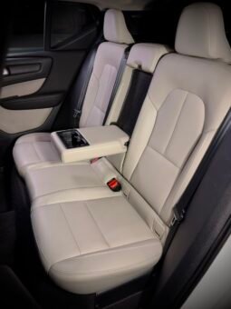 
										2022 Volvo XC40 B4 Petrol full									