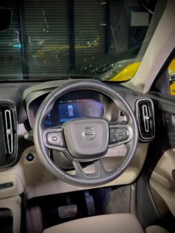 
										2022 Volvo XC40 B4 Petrol full									