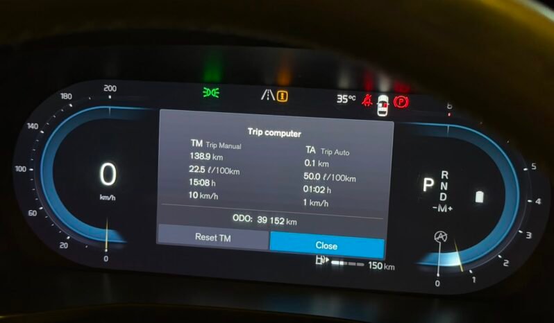 
								2022 Volvo XC40 B4 Petrol full									