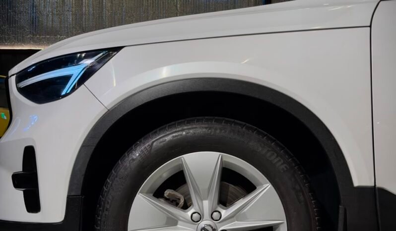 
								2022 Volvo XC40 B4 Petrol full									