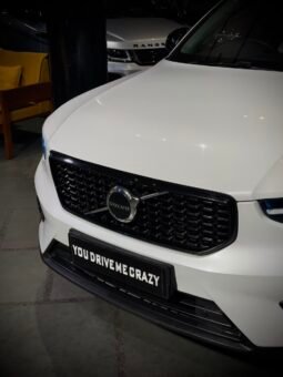 
										2022 Volvo XC40 B4 Petrol full									