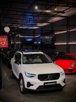 
										2022 Volvo XC40 B4 Petrol full									