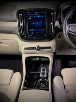 
										2022 Volvo XC40 B4 Petrol full									