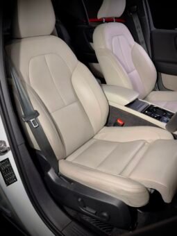 
										2022 Volvo XC40 B4 Petrol full									