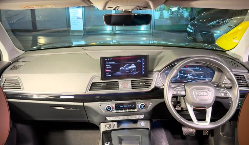 
								2023 Audi Q5 45 TFSI Technology Quattro full									