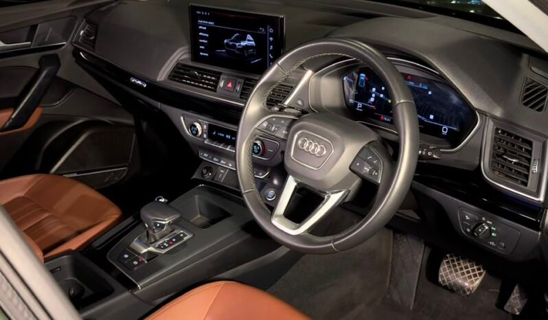 
								2023 Audi Q5 45 TFSI Technology Quattro full									