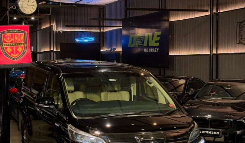 
								2023 Toyota Vellfire Executive Lounge full									