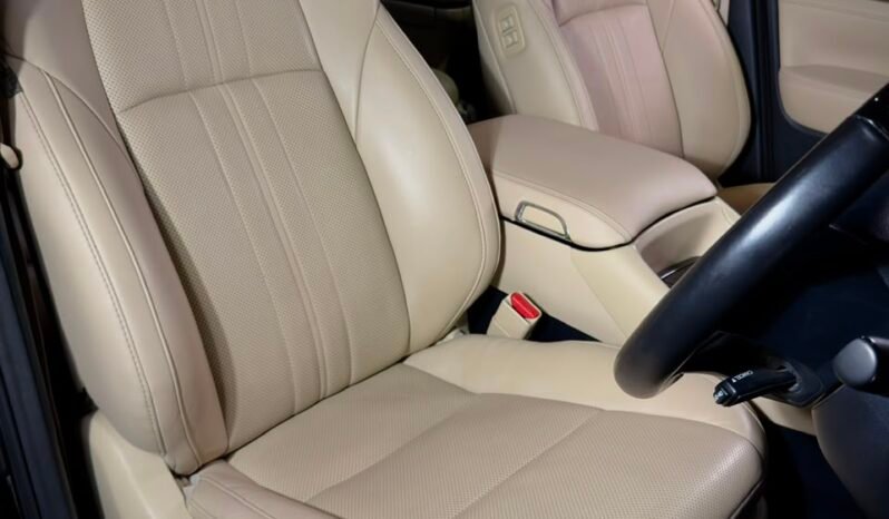 
								2023 Toyota Vellfire Executive Lounge full									