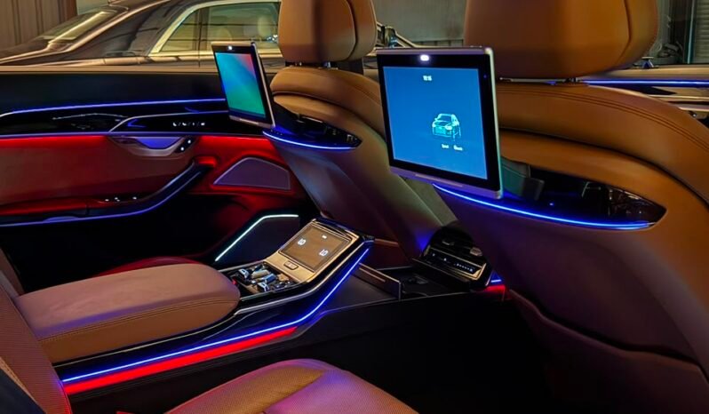 
								2020 Audi A8L 55 TFSI Technology full									