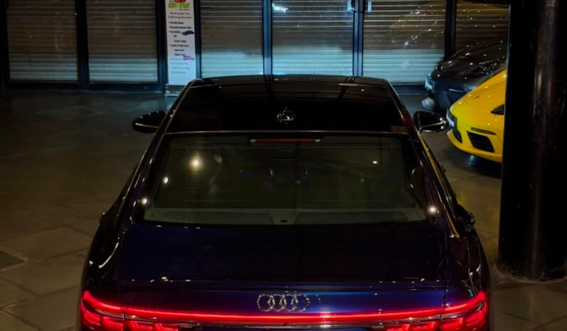 
								2020 Audi A8L 55 TFSI Technology full									