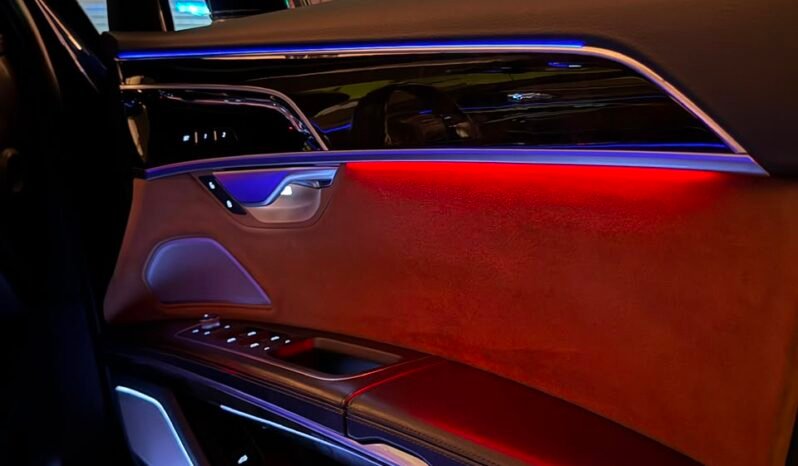 
								2020 Audi A8L 55 TFSI Technology full									