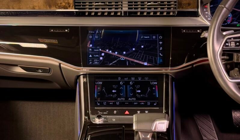
								2020 Audi A8L 55 TFSI Technology full									