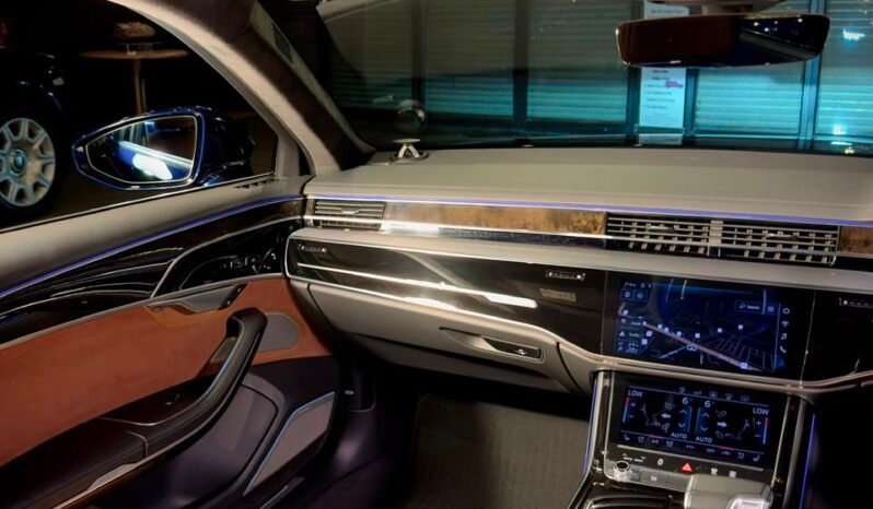 
								2020 Audi A8L 55 TFSI Technology full									